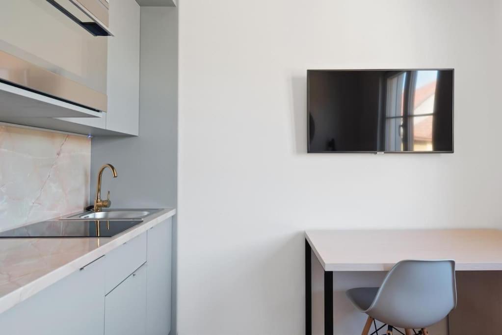 Schickes All-Inklusive Apartmentzimmer By Resida Asset Gmbh Brunn am Gebirge Exterior photo
